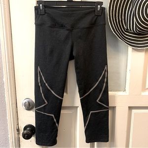 Fabletics uniques “STAR” black cropped leggings XS Extra Small